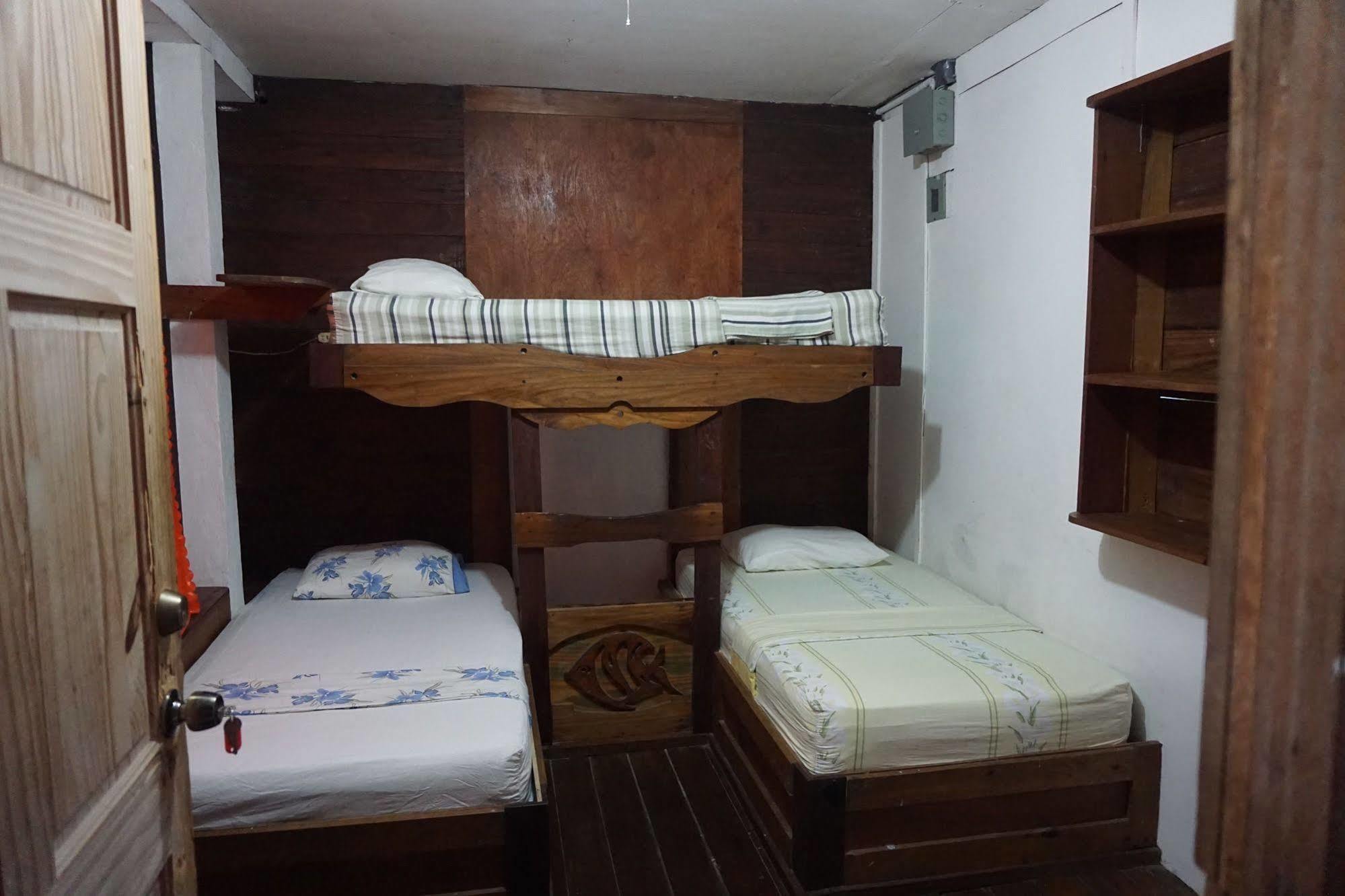 Spanish By The Sea - Bocas Bocas del Toro Exterior photo
